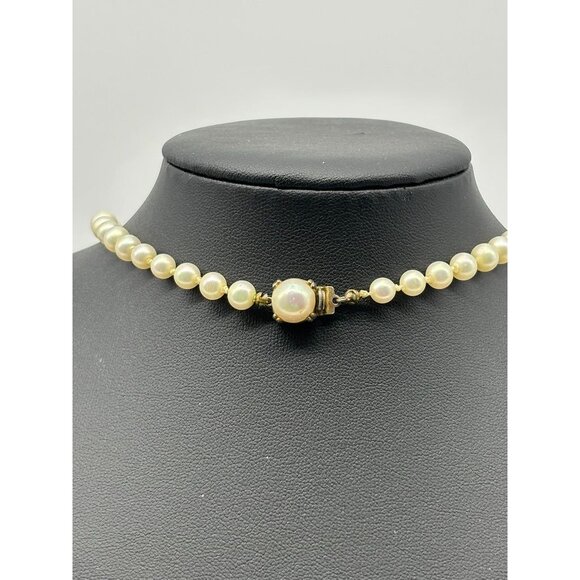 Ciner Single Strand Graduated Faux Pearl Necklace With Faux Pearl Clasp, Signed - Picture 8 of 9